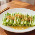 Garlic Romaine Lettuce: Crisp and Vibrant 3-Minute Home-style Stir-fry