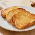 Golden Crispy Fried Mantou Slices: Classic Breakfast Delight
