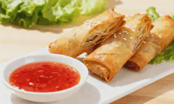 Featured image of post Crispy and Juicy Homemade Spring Rolls Recipe