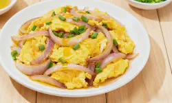 Featured image of post Onion Scrambled Eggs: Perfect Sweet and Tender Combination