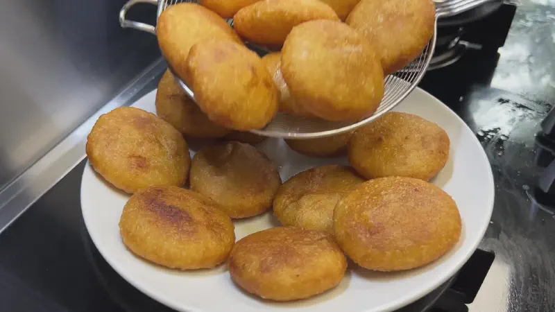 Featured image of post The 3 Secrets to Perfectly Crispy & Flaky Sugar Cakes